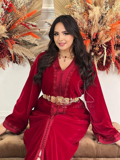 Elegant Moroccan Caftan – Takchita Dress with Gold Belt for Special Occasions