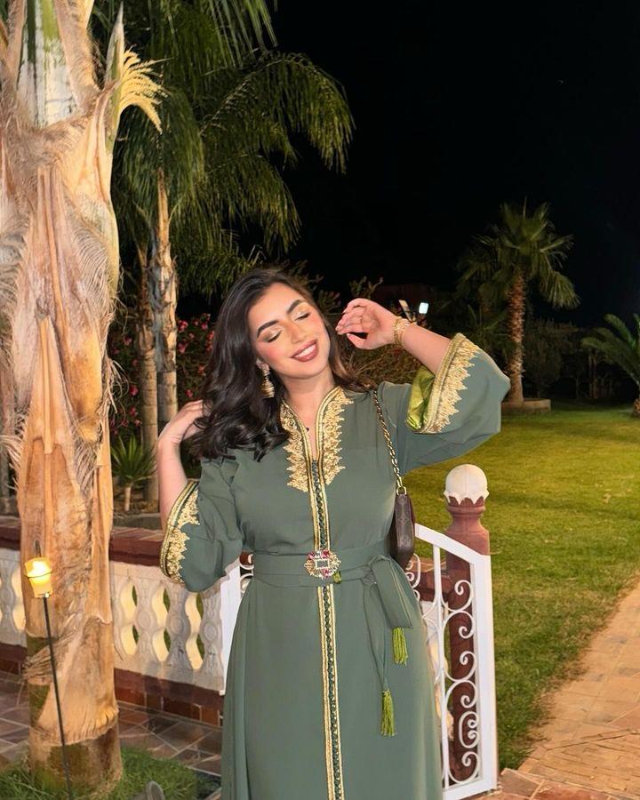 Elegant Moroccan Caftan: Modern Design with Gold Embroidery